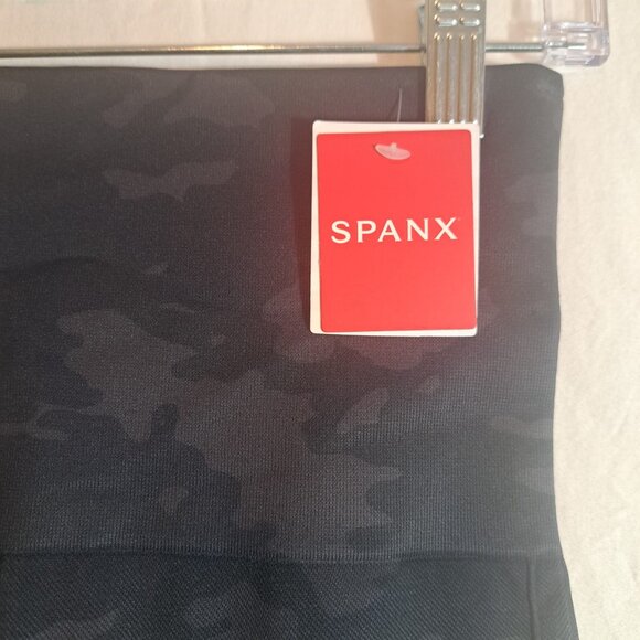 Spanx Size Medium  Black Camo Ecocare‎ Ankle Leggings Style 20344R NWT - Picture 6 of 11